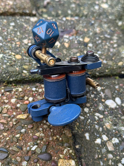 Hollow Spine d20 midnight blue